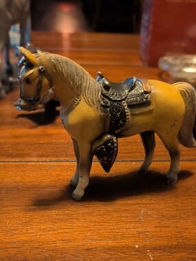 Canon Black and Tan Souvenir Horse Figurine